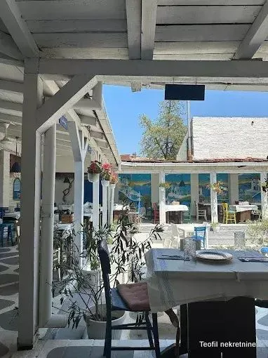 Izdavanje, poslovni prostor, 260m², Zemun Centar, Zemun Sve Podlokacije