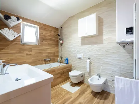 Rent, three bedroom apartment, 130m², Kalimanj, Tivat - image 13