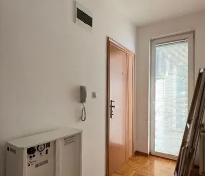 Rent, one bedroom apartment, 39m², Denkova Basta, Zvezdara Sve Podlokacije - image 8