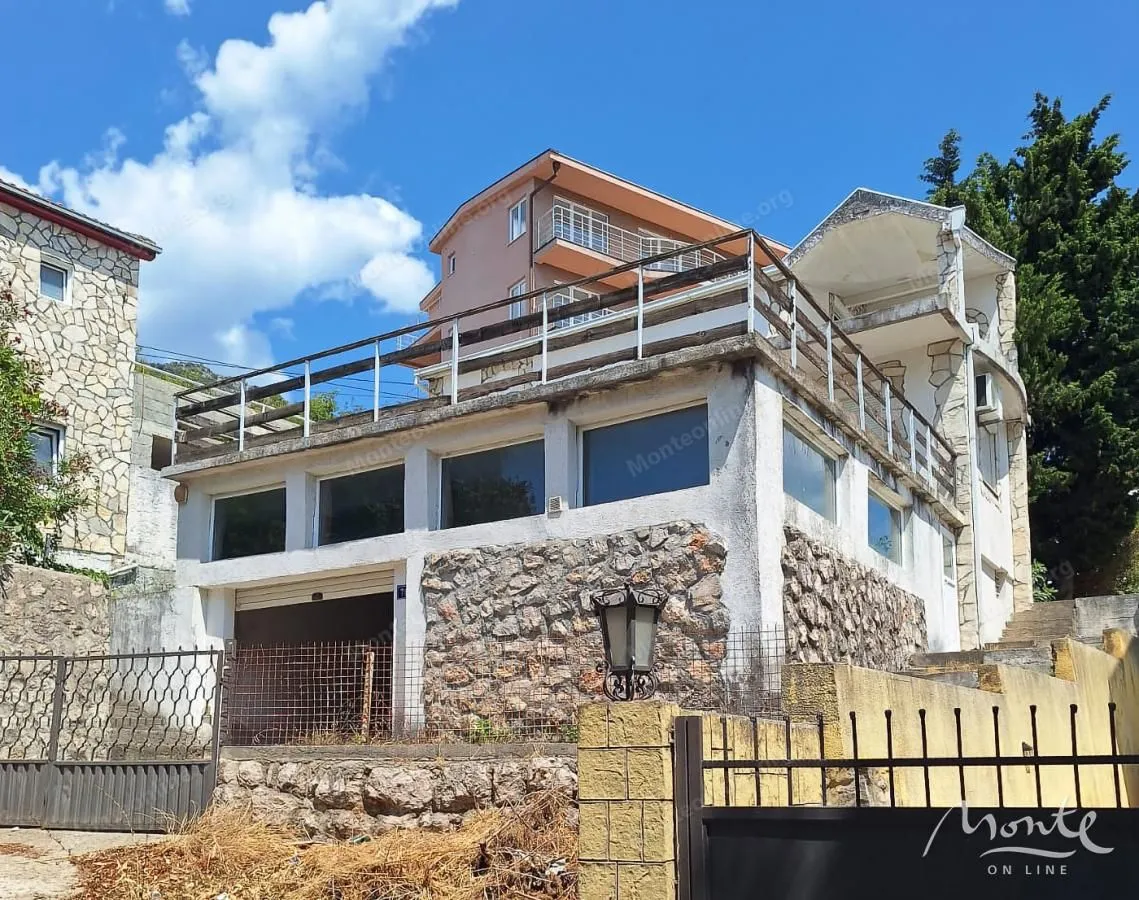 Prodaja, kuća, 170m², Šušanj, Bar