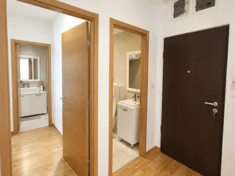 Sale, two bedroom apartment, 64m², City Kvart, Podgorica - image 4