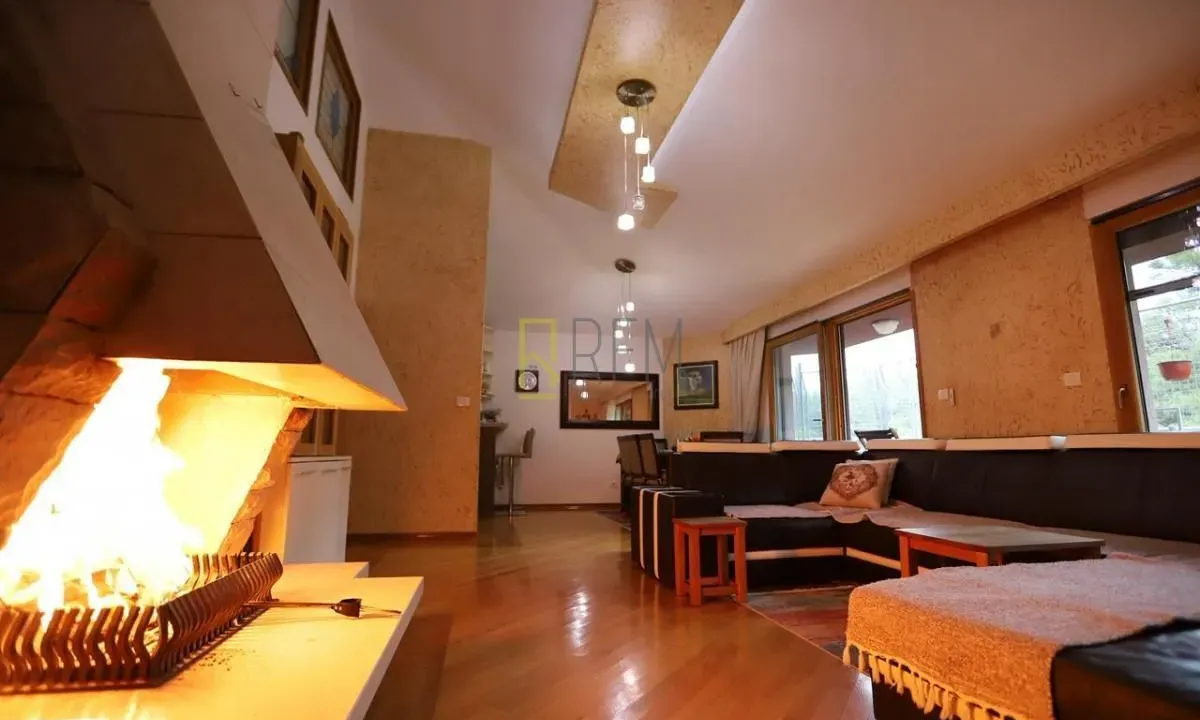 Sale, four bedroom apartment, 136m², Centar, Podgorica