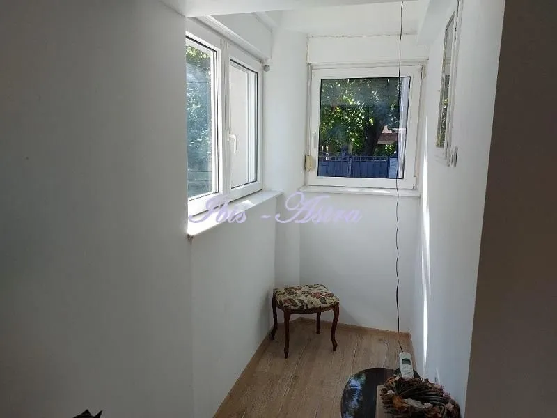 Izdavanje, kuća, 100m², Zemun Kalvarija, Zemun Sve Podlokacije