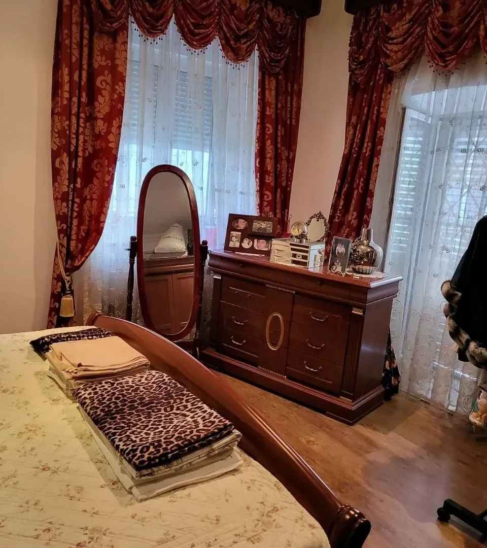 Prodaja, četvorosoban stan, 130m², Kamenari, Herceg Novi