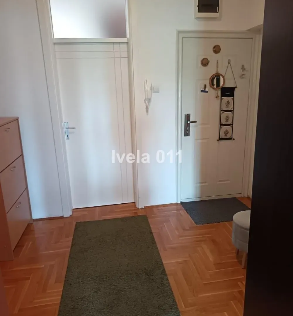 Prodaja, četvorosoban stan, 98m², Voždovac Sve Podlokacije, Beograd