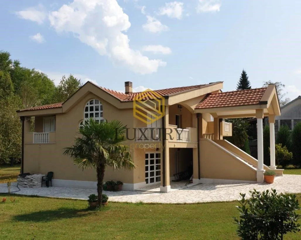 Rent, house, 280m², Kosić, Danilovgrad