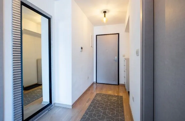 Izdavanje, jednosoban stan, 47m², Centar, Budva