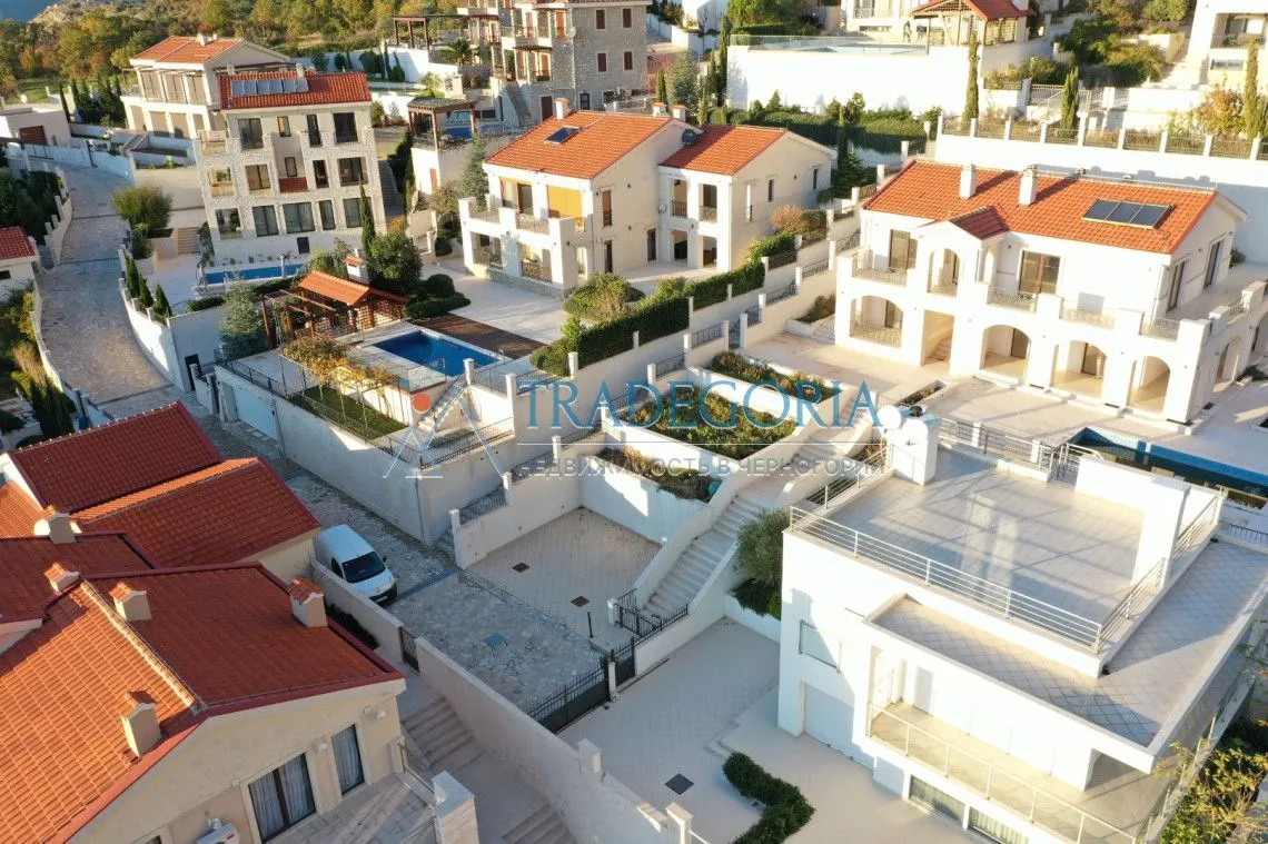 Prodaja, trosoban stan, 200m², Reževići, Budva