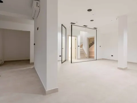 Prodaja, kuća, 240m², Kamenovo, Budva - image 15