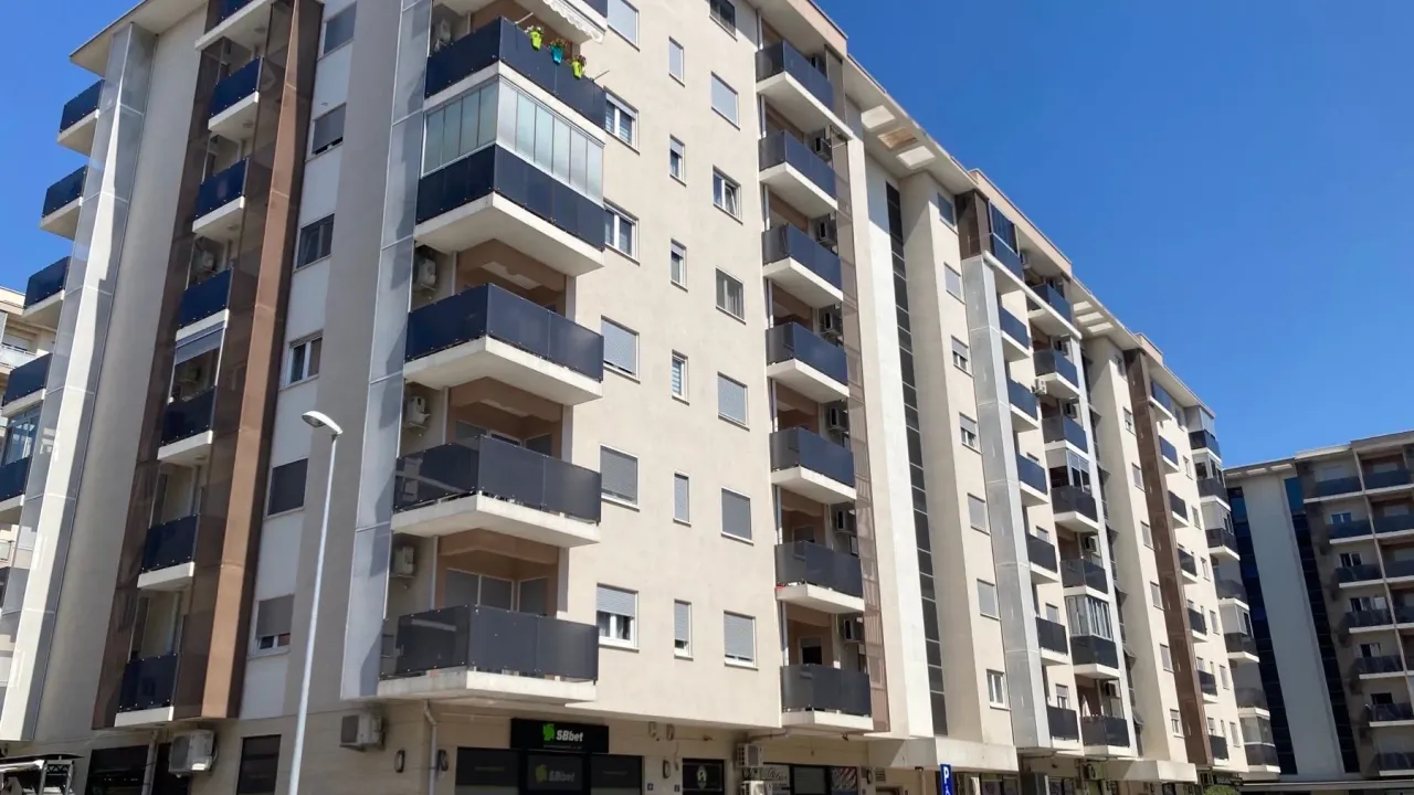 Izdavanje, dvosoban stan, 71m², City Kvart, Podgorica