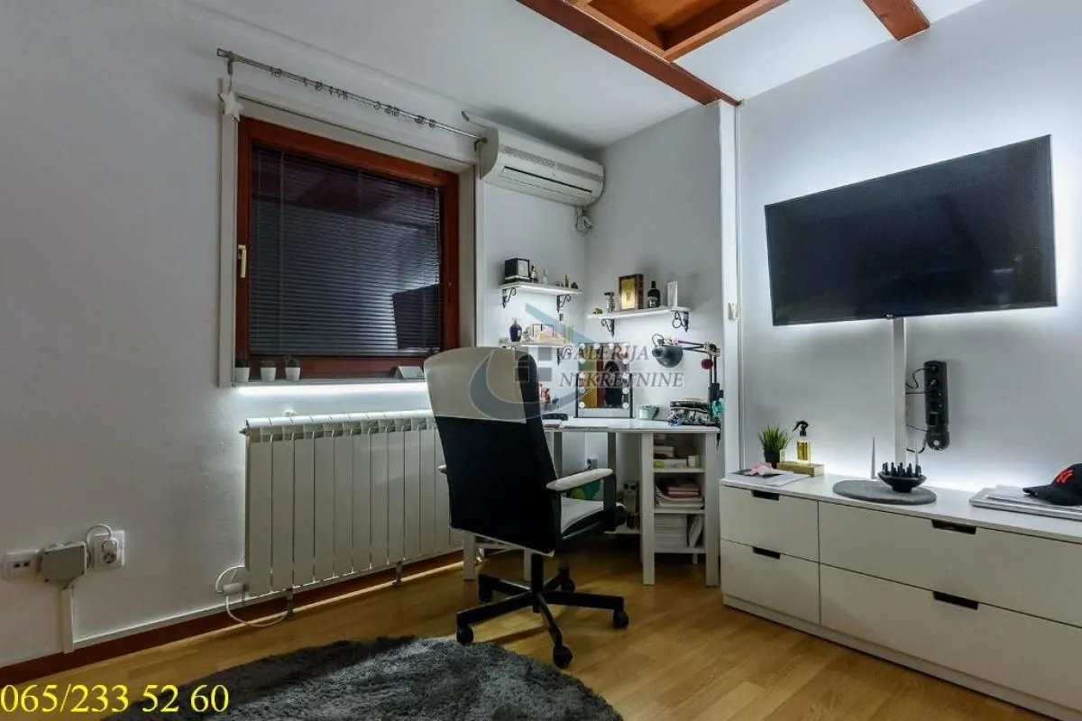 Sale, four bedroom apartment, 104m², Stari Grad, Beograd