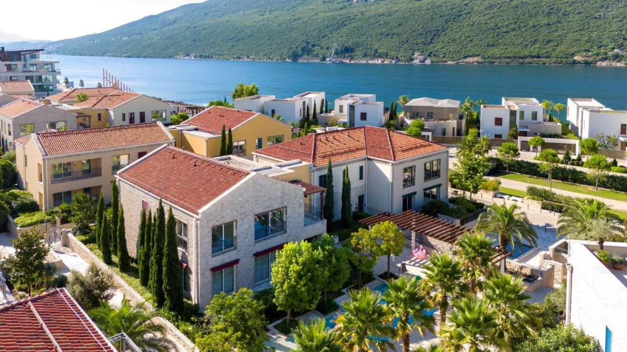 Prodaja, trosoban stan, 188m², Portonovi, Herceg Novi