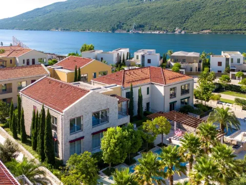 Sale, three bedroom apartment, 188m², Portonovi, Herceg Novi