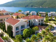 Prodaja, trosoban stan, 188m², Portonovi, Herceg Novi - image 1