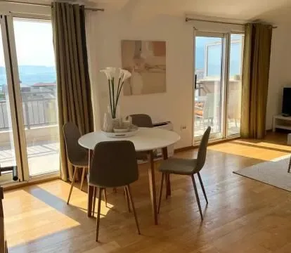 Sale, three bedroom apartment, 99m², Kalimanj, Tivat