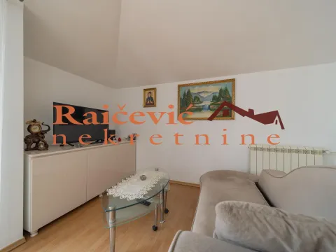 Izdavanje, trosoban stan, 65m², Kluz, Zvezdara Sve Podlokacije - image 4