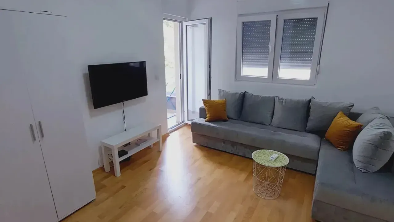 Izdavanje, jednosoban stan, 32m², Bijeli Do, Budva