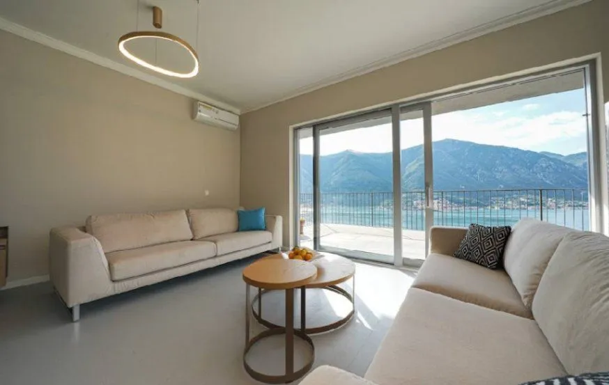 Prodaja, trosoban stan, 158m², Dobrota, Kotor