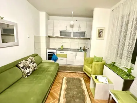Izdavanje, garsonjera, 30m², Blok 9, Podgorica - image 2