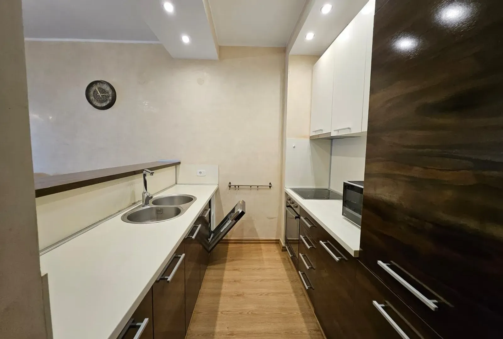 Prodaja, dvosoban stan, 68m², Bečići, Budva