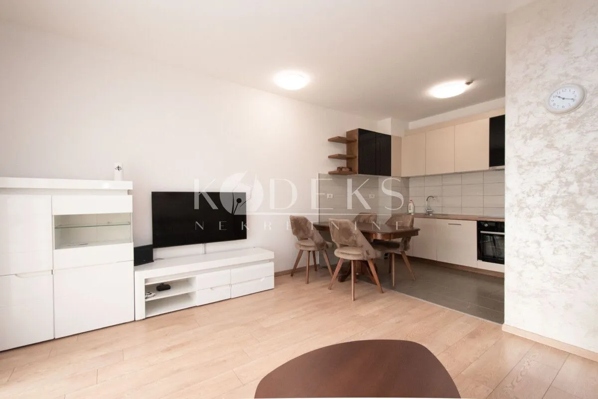 Izdavanje, dvosoban stan, 75m², City Kvart, Podgorica