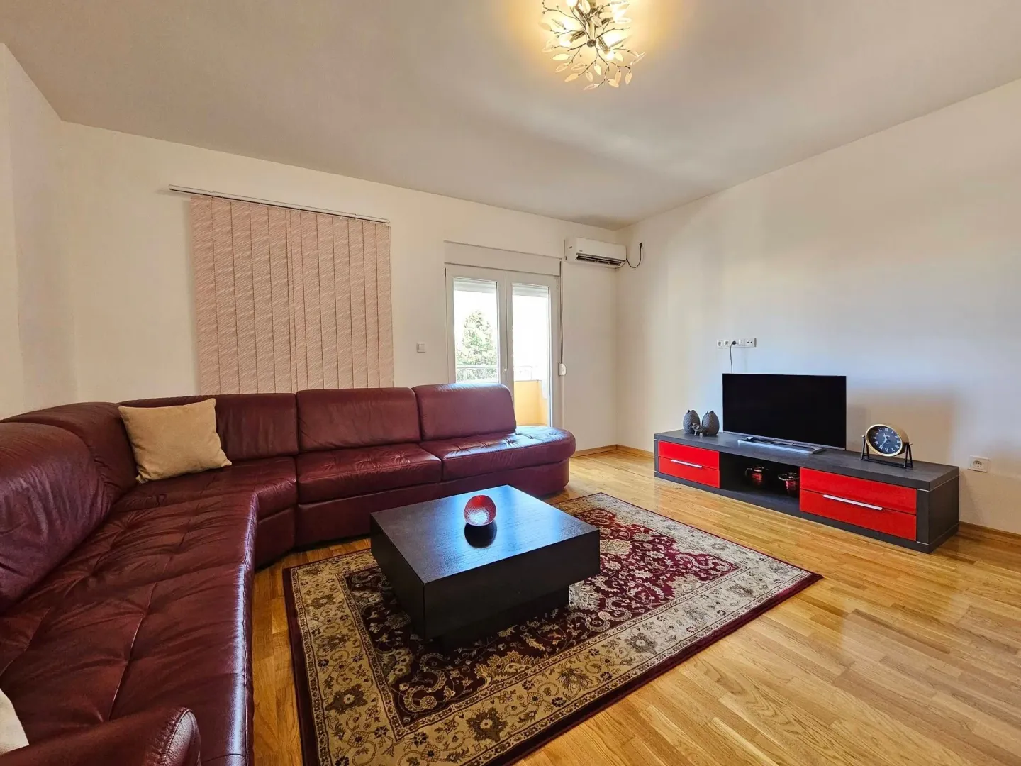 Rent, one bedroom apartment, 57m², Ilino, Bar