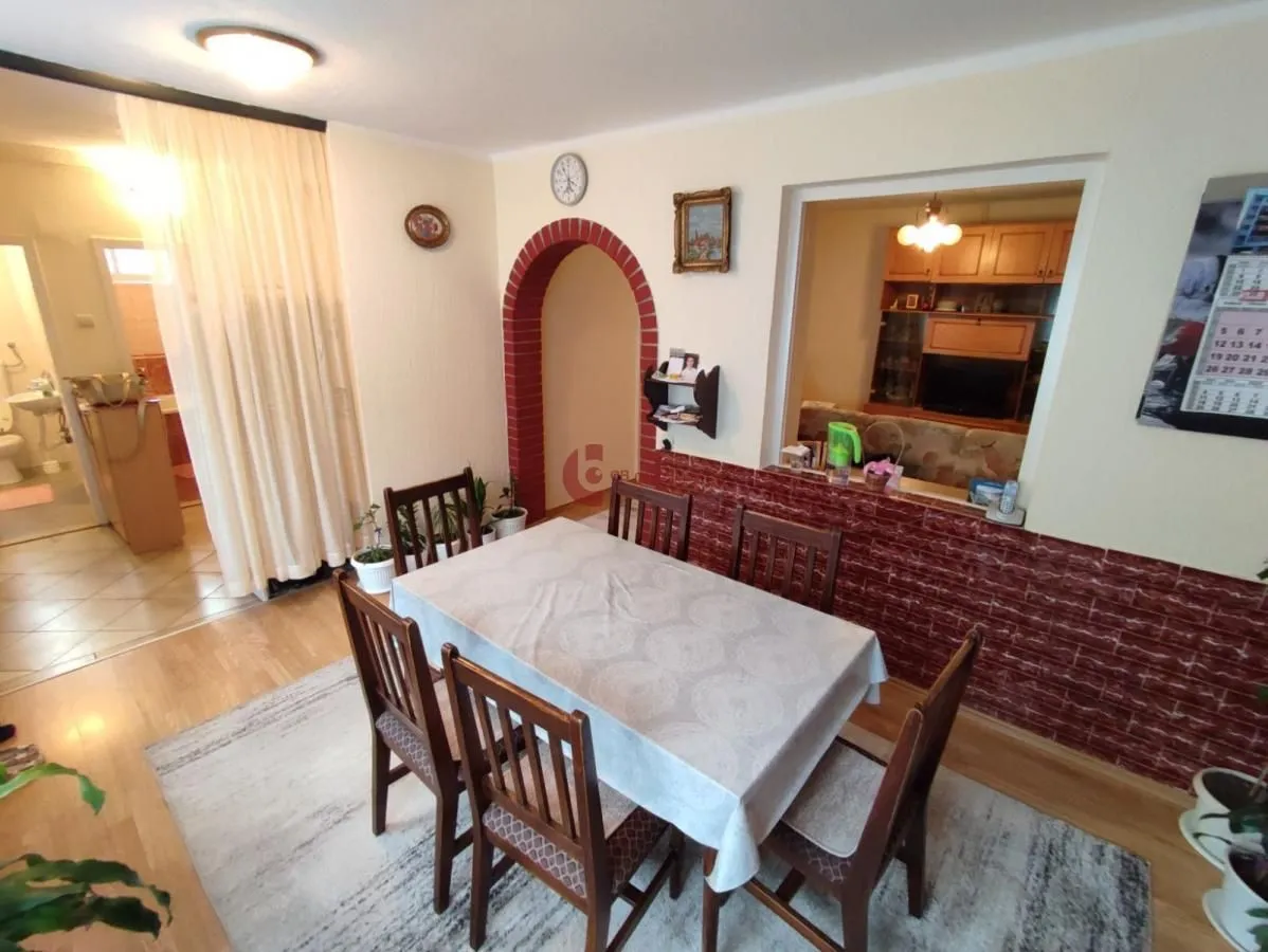 Prodaja, kuća, 224m², Dudova Šuma, Subotica