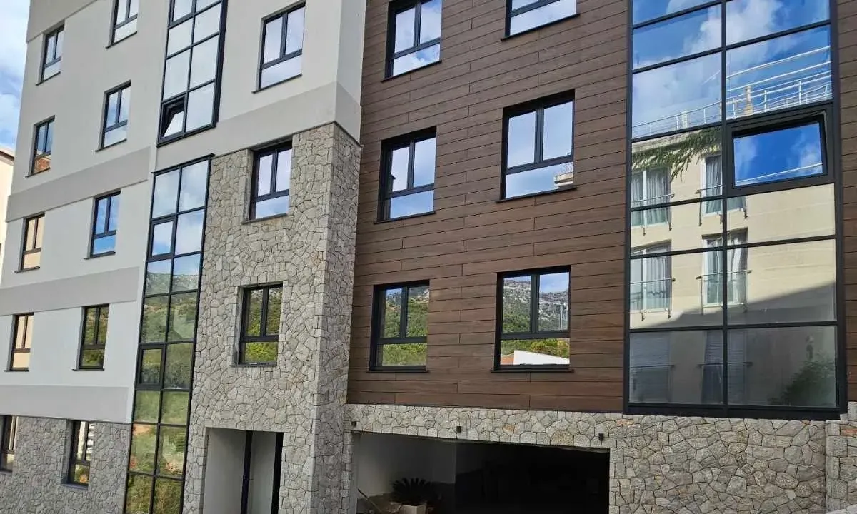 Prodaja, dvosoban stan, 64m², Bečići, Budva