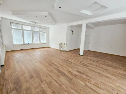 Izdavanje, poslovni prostor, 138m², Stari Aerodrom, Podgorica