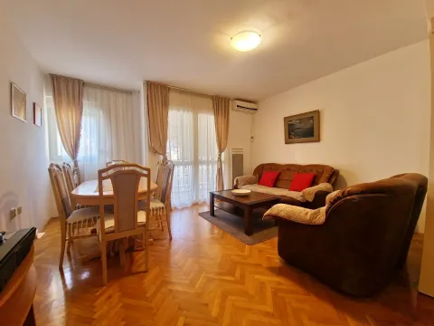 Rent, two bedroom apartment, 58m², Budva, Crna Gora - image 1