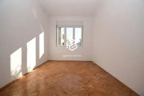 Prodaja, dvosoban stan, 64m², Centar, Podgorica - image 4