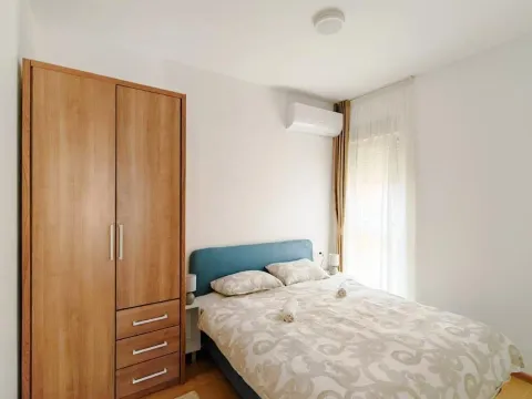 Izdavanje, jednosoban stan, 45m², Centar, Budva - image 8