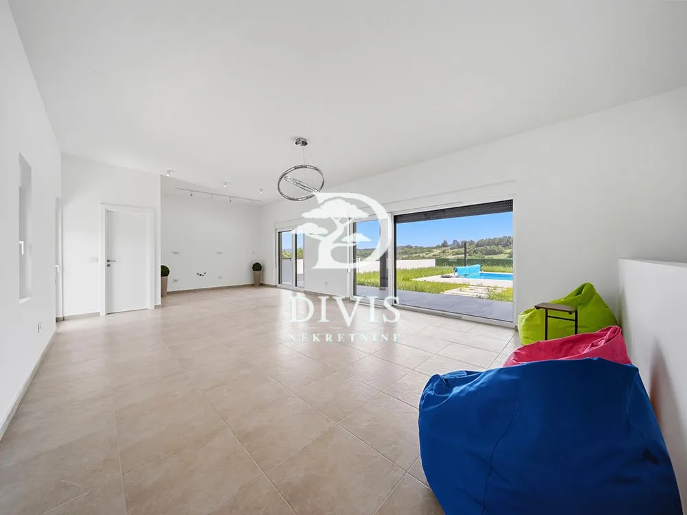 Prodaja, kuća, 203m², Nemenikuće, Sopot