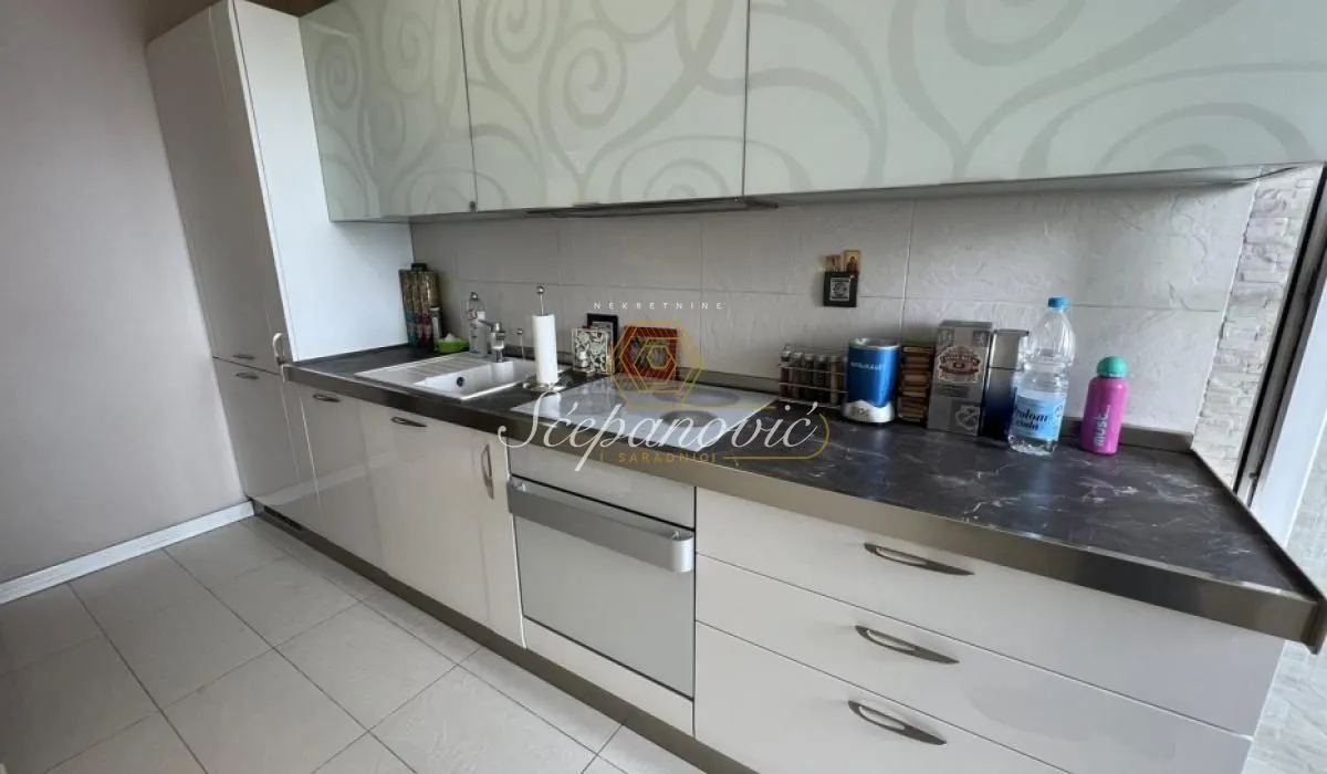 Prodaja, trosoban stan, 67m², Centar, Novi Sad