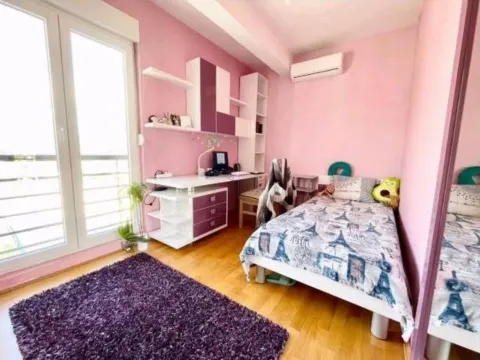 Izdavanje, dvosoban stan, 58m², Stari Aerodrom, Podgorica - image 4