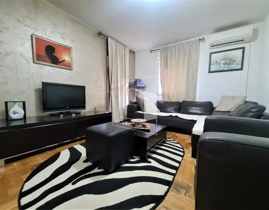 Izdavanje, dvosoban stan, 62m2, Stari Aerodrom, Podgorica