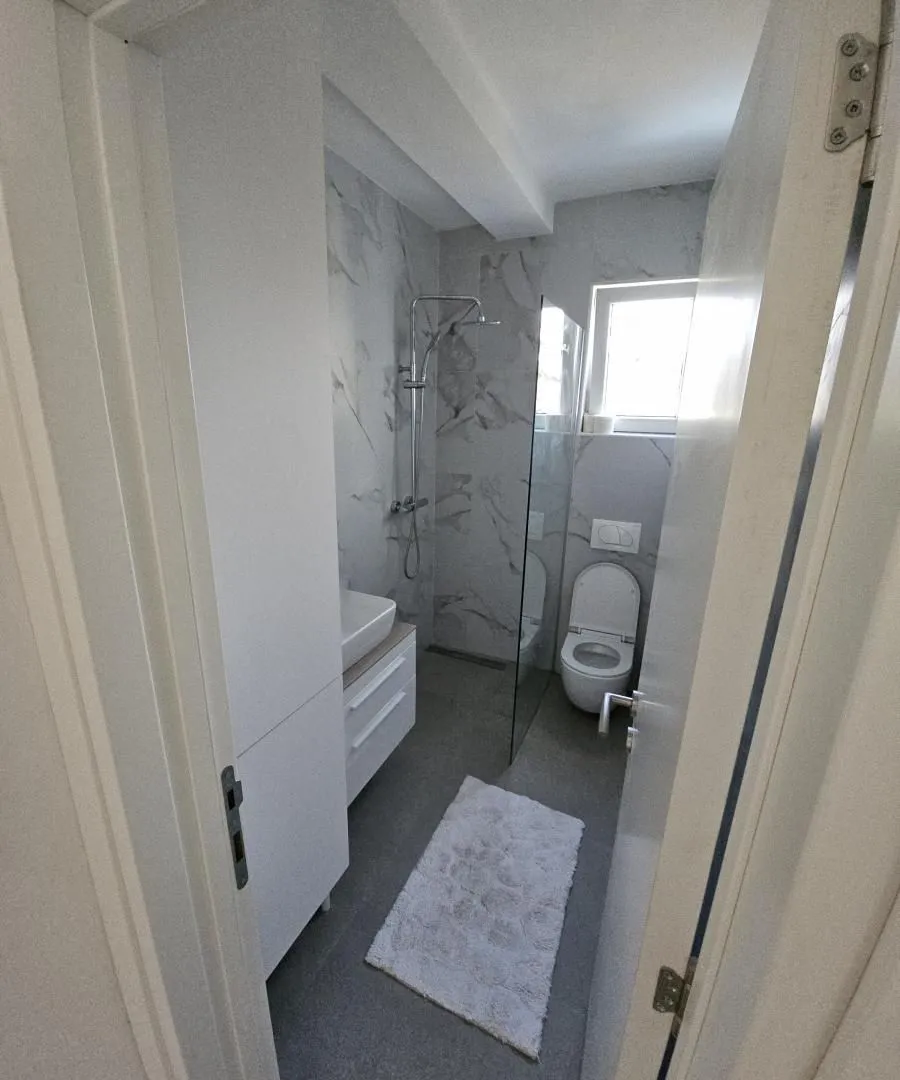 Rent, one bedroom apartment, 56m², Kalimanj, Tivat