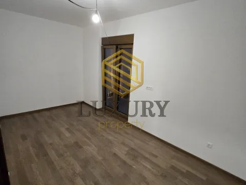 Izdavanje, trosoban stan, 81m², Vezirov Most, Podgorica - image 9