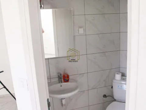 Izdavanje, poslovni prostor, 84m², Stari Aerodrom, Podgorica - image 6