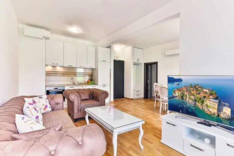 Prodaja, dvosoban stan, 90m², Bečići, Budva