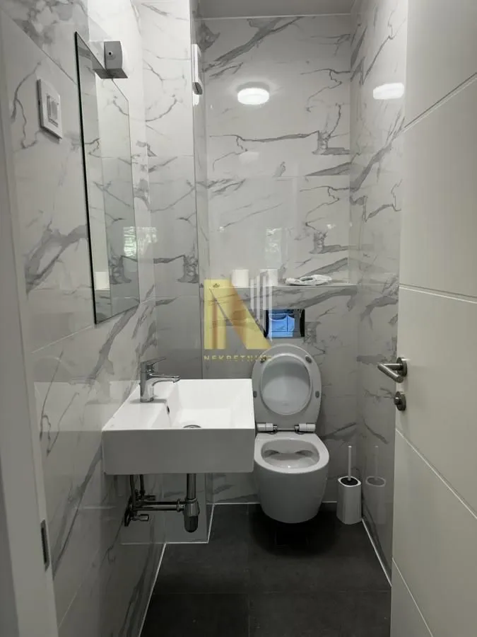 Rent, office space, 67m², Novo naselje, Novi Sad