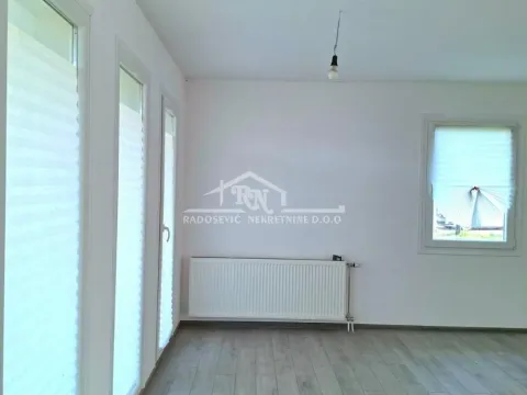 Sale, house, 109m², Borča 1, Borča Sve Podlokacije - image 12