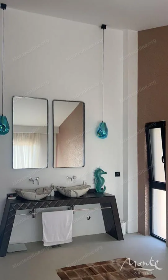 Sale, house, 330m², Kuljače, Budva