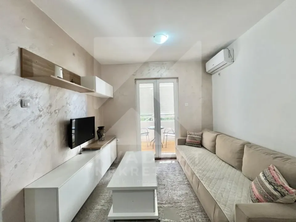 Rent, one bedroom apartment, 40m², Stari Aerodrom, Podgorica