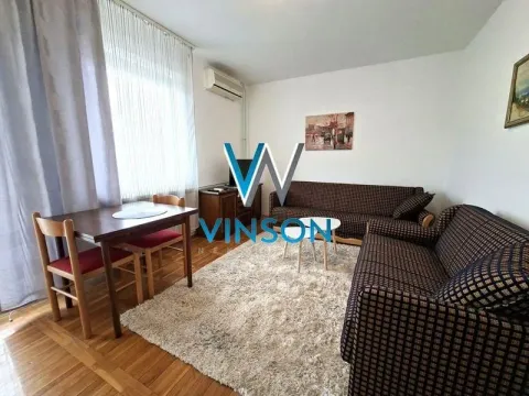 Izdavanje, dvosoban stan, 45m², Bulevar Oslobodjenja, Novi Sad Sve Podlokacije