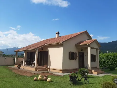 Prodaja, kuća, 106m², Podgorica, Crna Gora