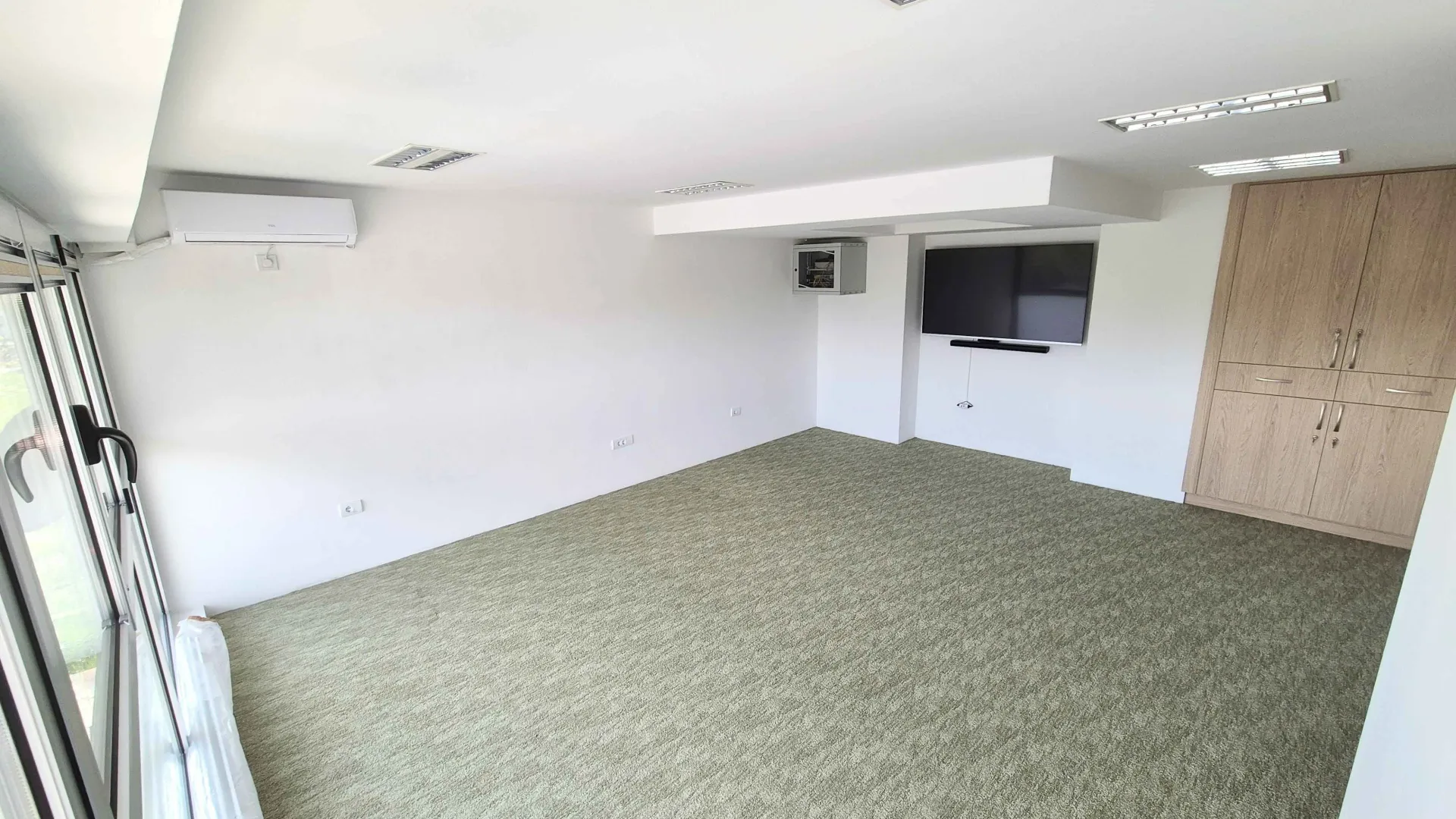 Rent, office space, 190m², City Kvart, Podgorica