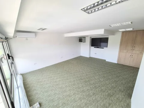 Izdavanje, poslovni prostor, 190m², City Kvart, Podgorica - image 19