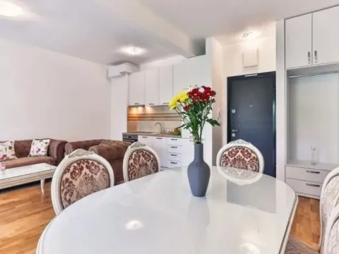 Prodaja, dvosoban stan, 90m², Rafailovići, Budva - image 1