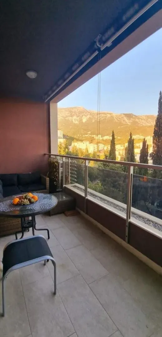 Sale, three bedroom apartment, 105m², Bečići, Budva